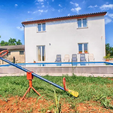 Mit Privatpool Fuer 8 Personen Ca 120 Qm In Medulin, Istrien Suedkueste Von Istrien Сasa de vacaciones *